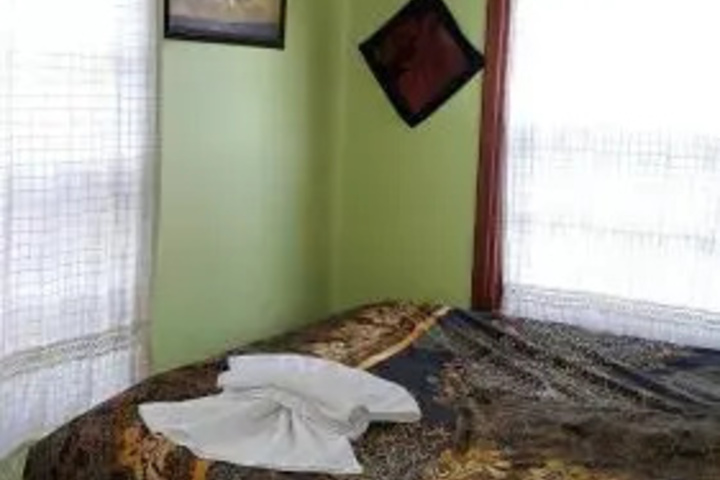 Room 8 of 17