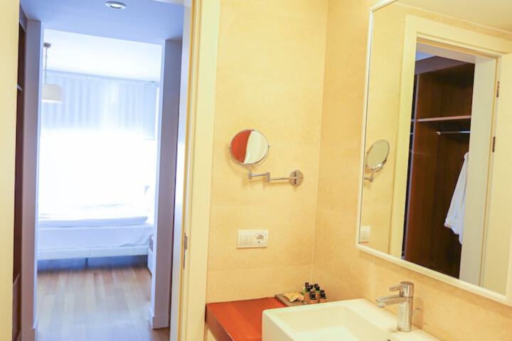 Room 69 of 180