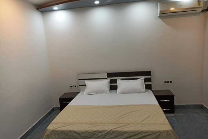 Room 2 of 12