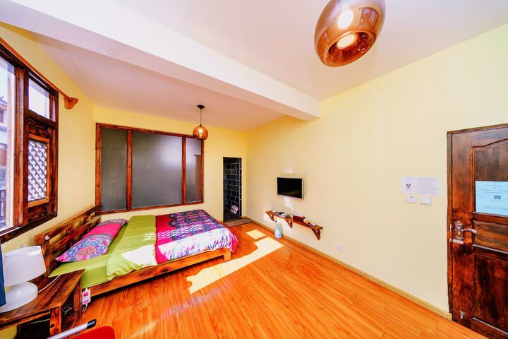 Room 13 of 30