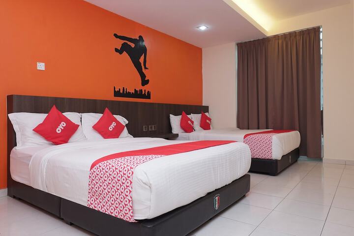 Exterior of OYO 89777 Urbanstay Kuantan