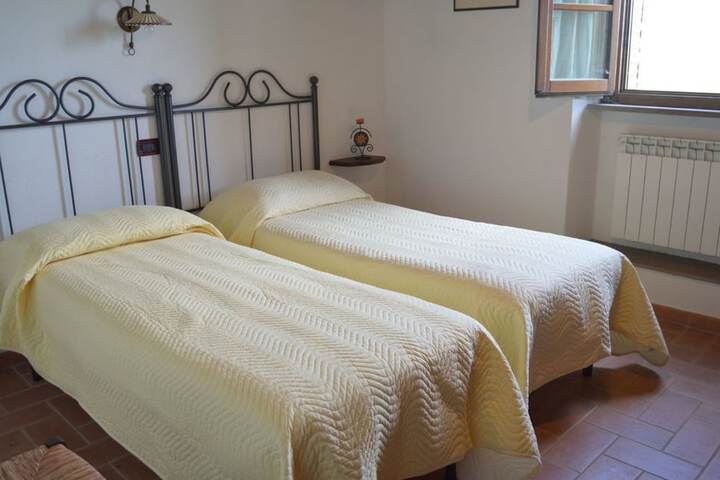 Room 10 of 28