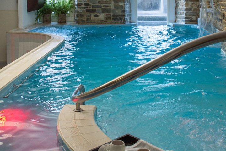 Pool Hotel