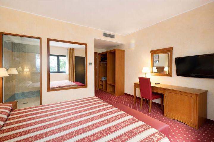 Room 60 of 105