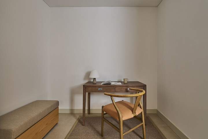 Room 44 of 82