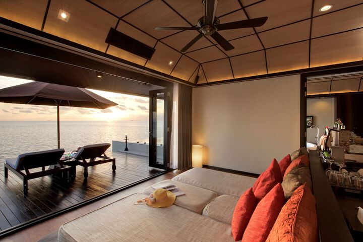 Room 44 of 200