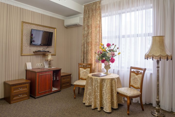 Room 33 of 63