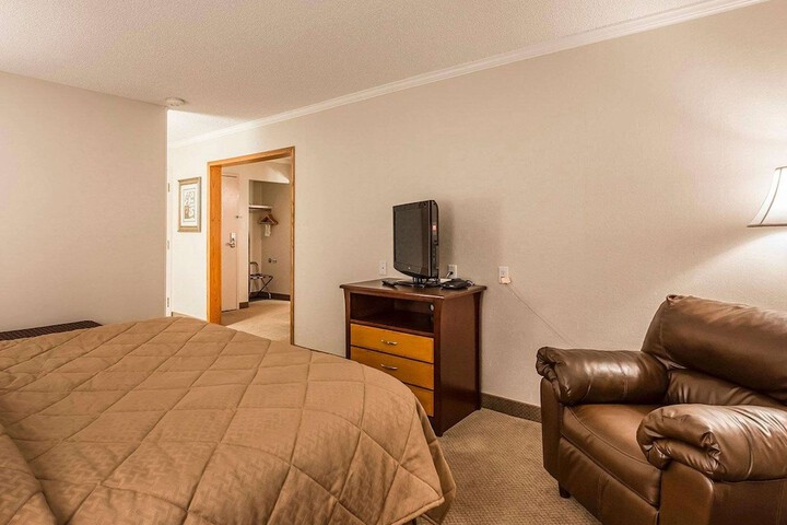 Room 8 of 37