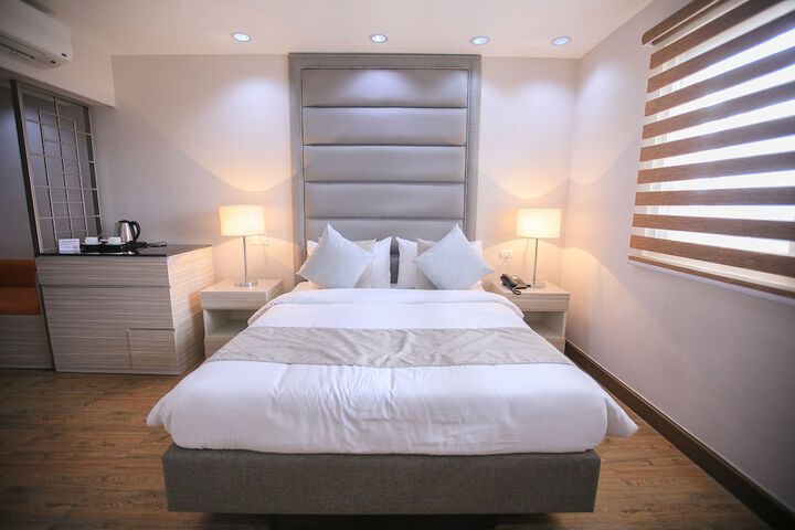Room 8 of 37