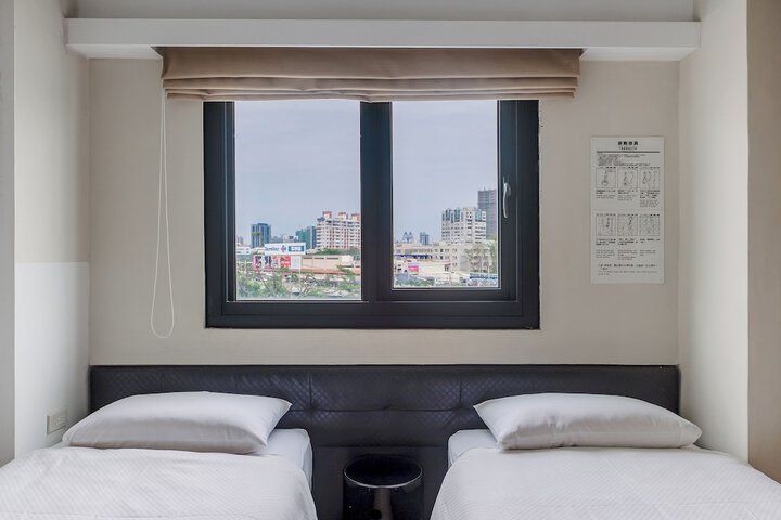 Room 16 of 93