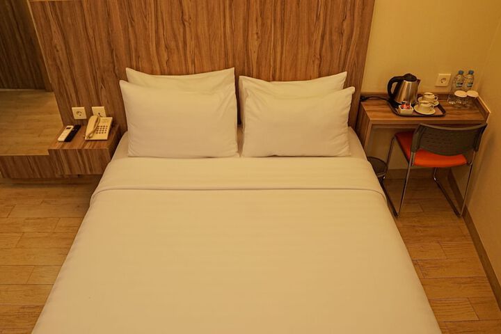 Room 13 of 20
