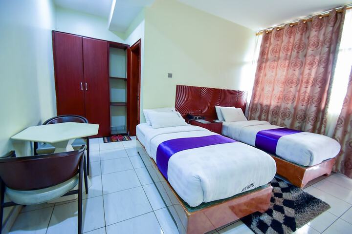 Room 12 of 37