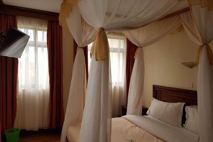 Room 15 of 34