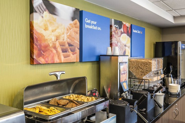 Breakfast/Coffee Service 18 of 36