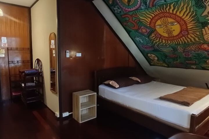 Room 27 of 53