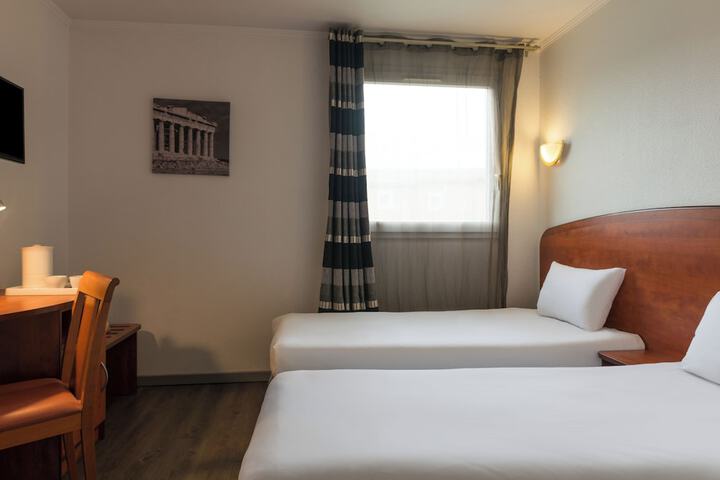 Room 10 of 47