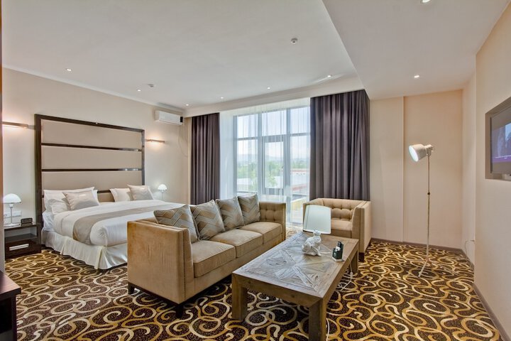 Room 19 of 47