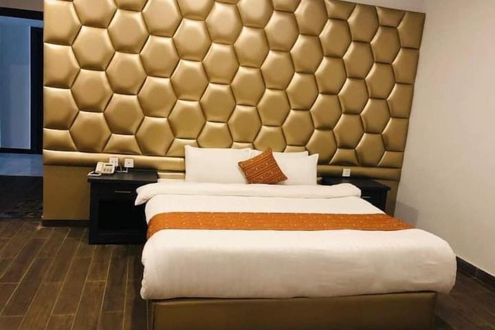 Room 2 of 12