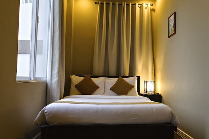Room 3 of 32