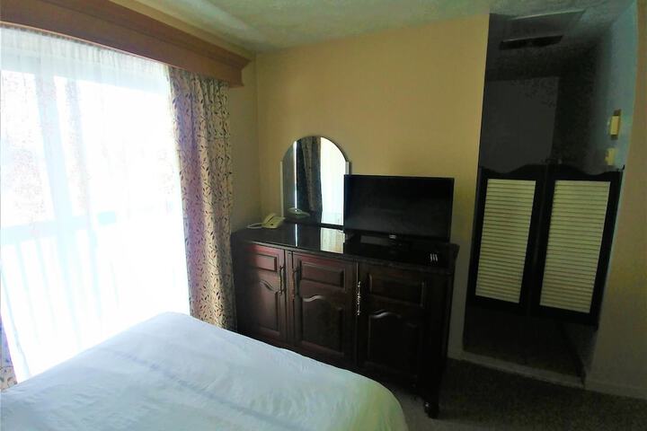 Room 21 of 38