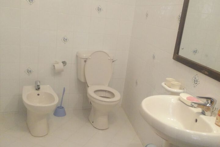 Room 9 of 14