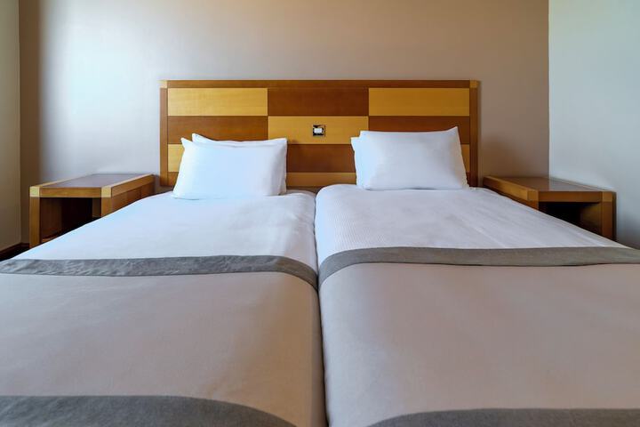 Room 35 of 88