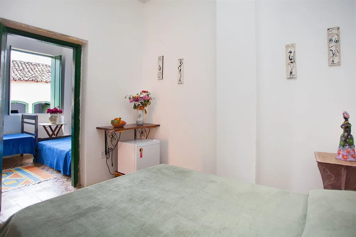 Room 4 of 27