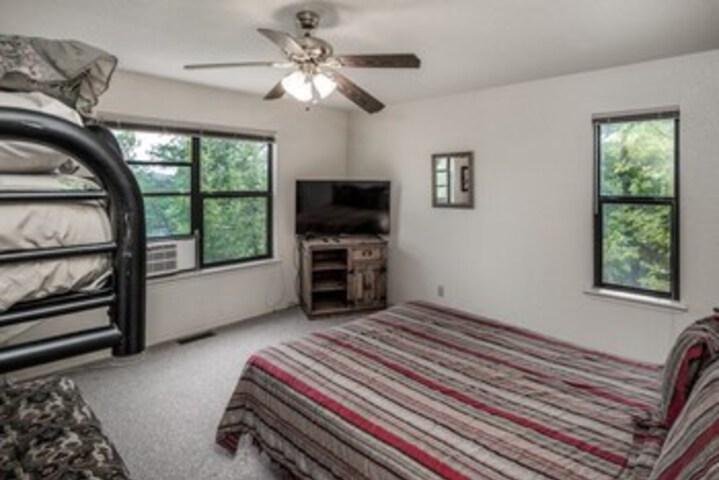 Room 26 of 39