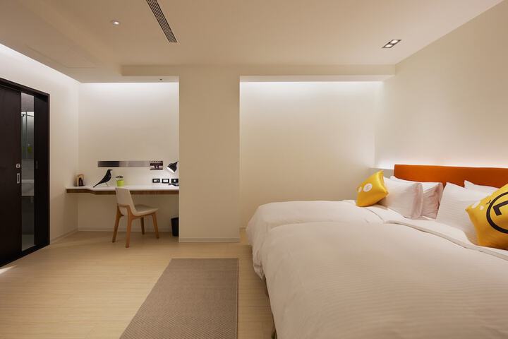 Room 34 of 160
