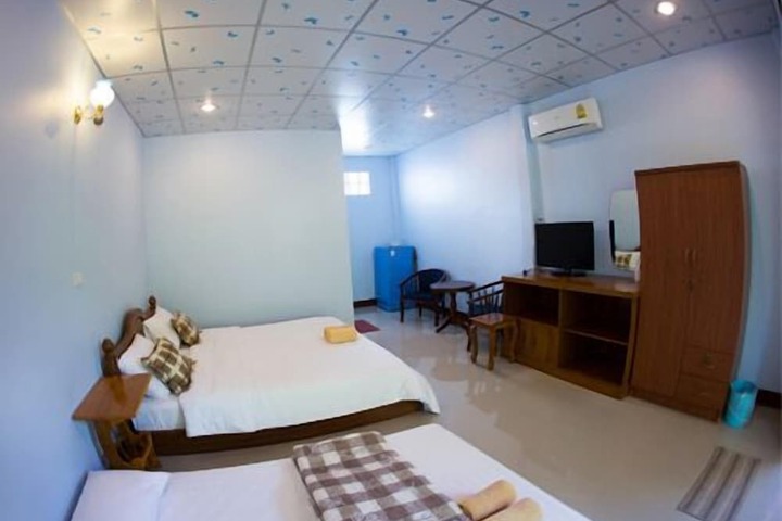 Room 10 of 65
