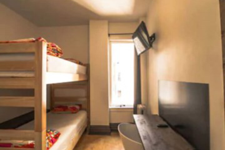 Room 7 of 40