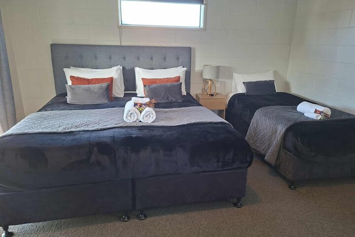 Room 10 of 114