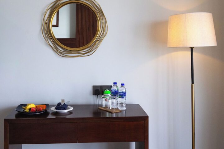 Room 11 of 83