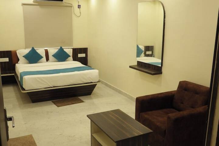 Room 5 of 19
