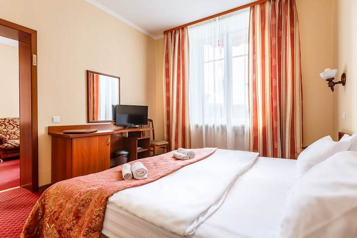 Room 10 of 65