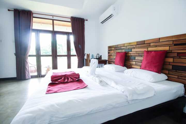 Room 7 of 18
