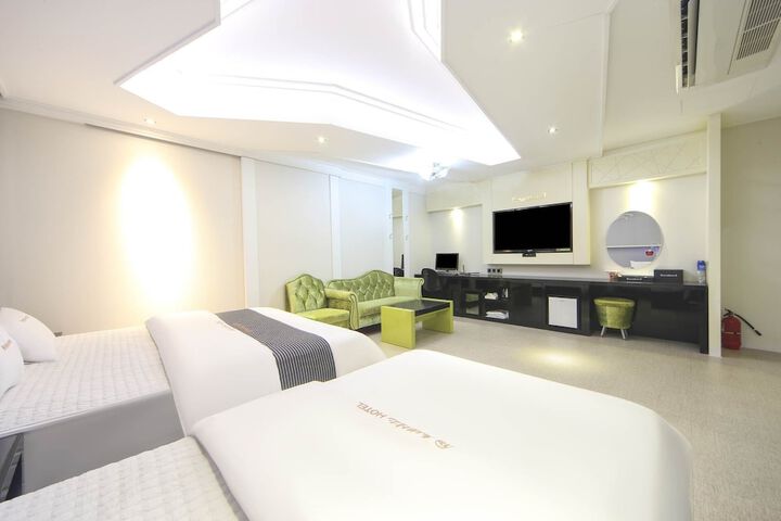 Room 38 of 80