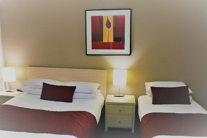 Room 8 of 83