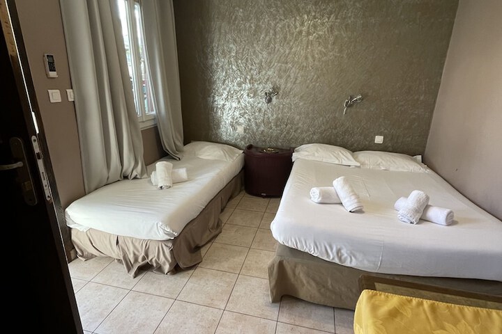Room 5 of 38