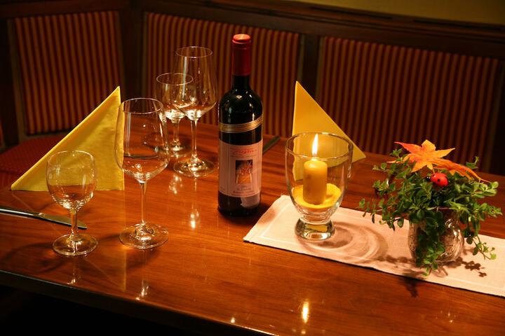 Dining 42 of 49
