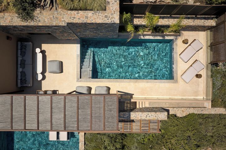 Pool 104 of 241