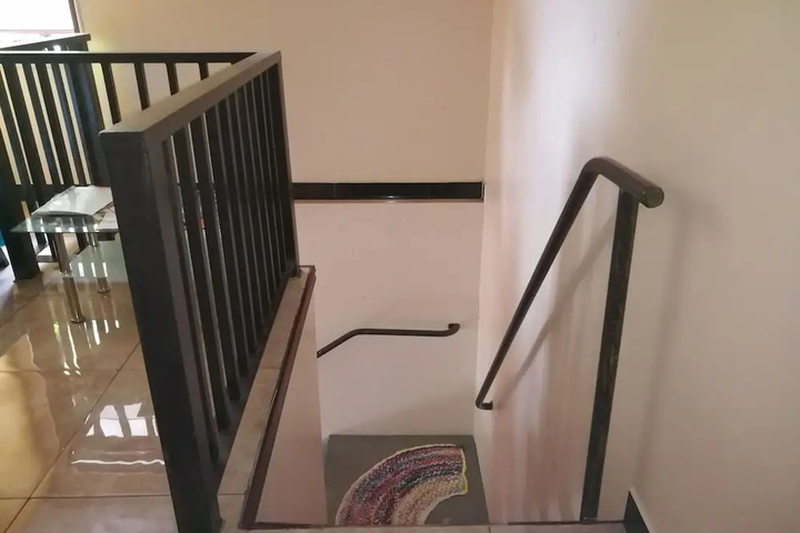 Room 10 of 17