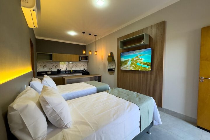 Room 16 of 33