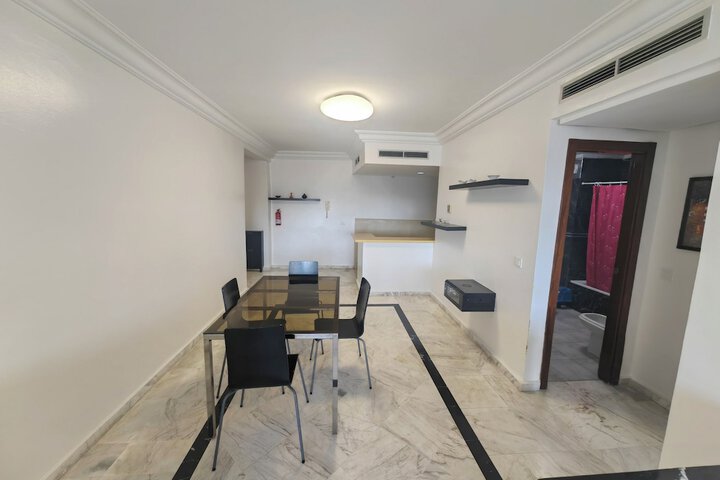 Room 201 of 404