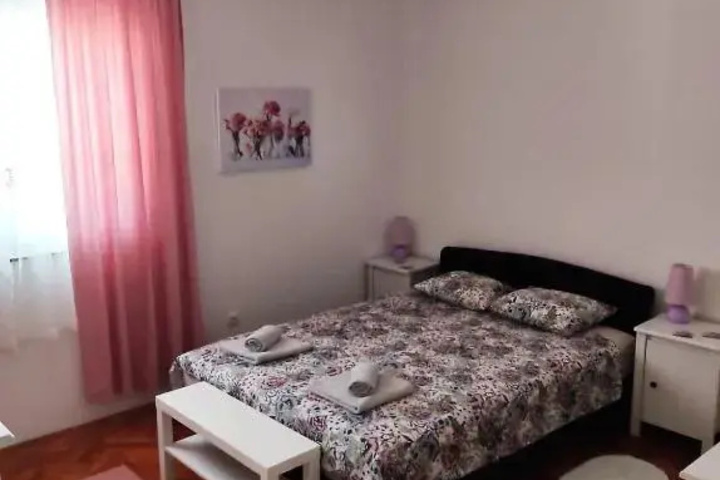 Room 15 of 22