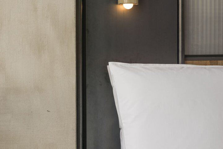 Room 15 of 117