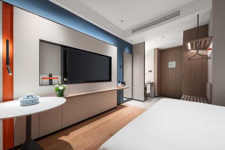 Room 20 of 96