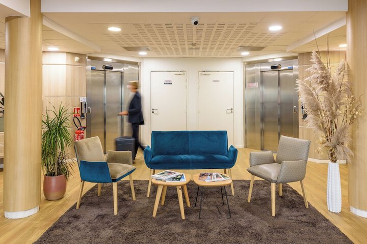 Guest Lobby