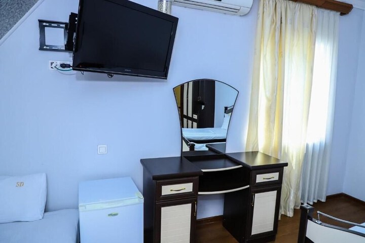 Room 28 of 123