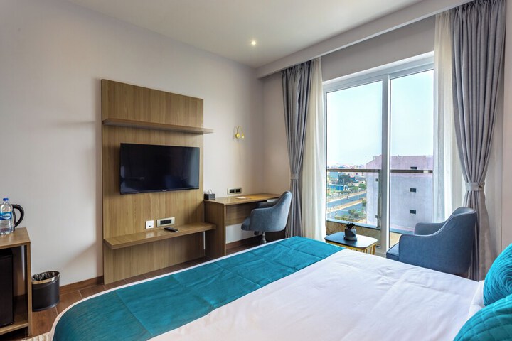 Room 28 of 46
